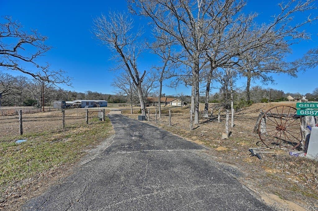 22.91 acres in Burleson County - photo 4