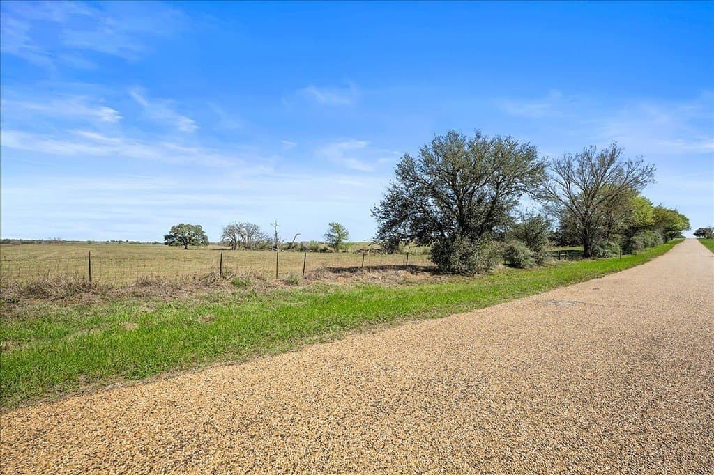 6 acres in Colorado County - photo 18