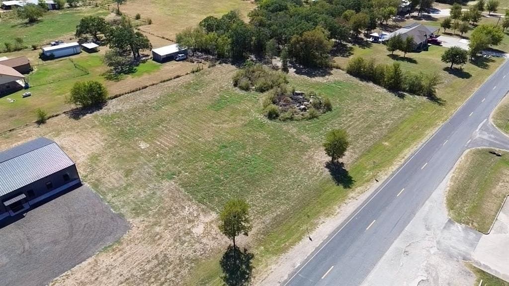 1.72 acres in McLennan County - photo 6