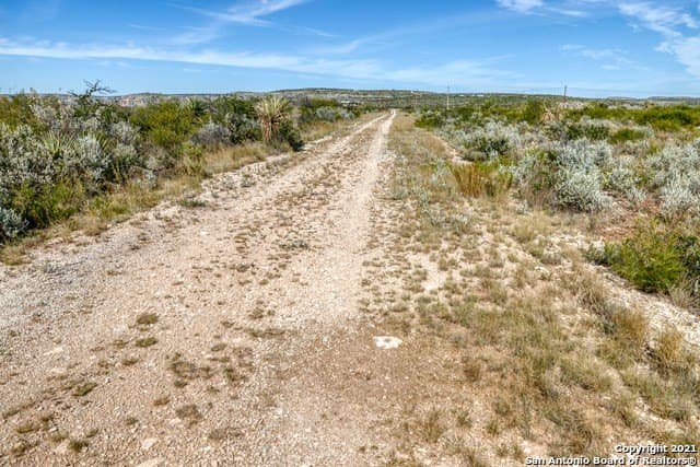 112.7 acres in Val Verde County - photo 4