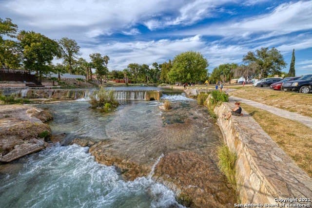112.7 acres in Val Verde County - photo 17