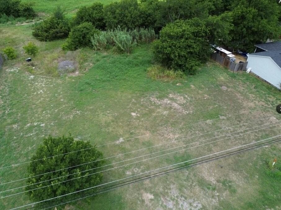 0.21 acres in Ellis County - photo 9