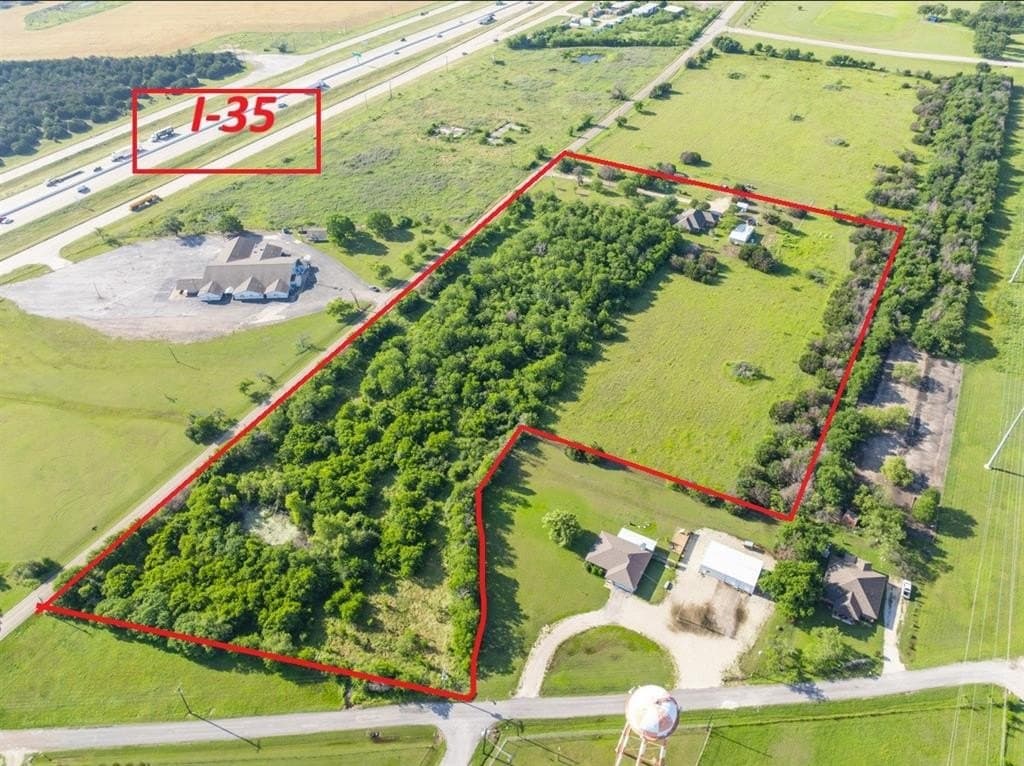 10 acres in McLennan County - photo 2