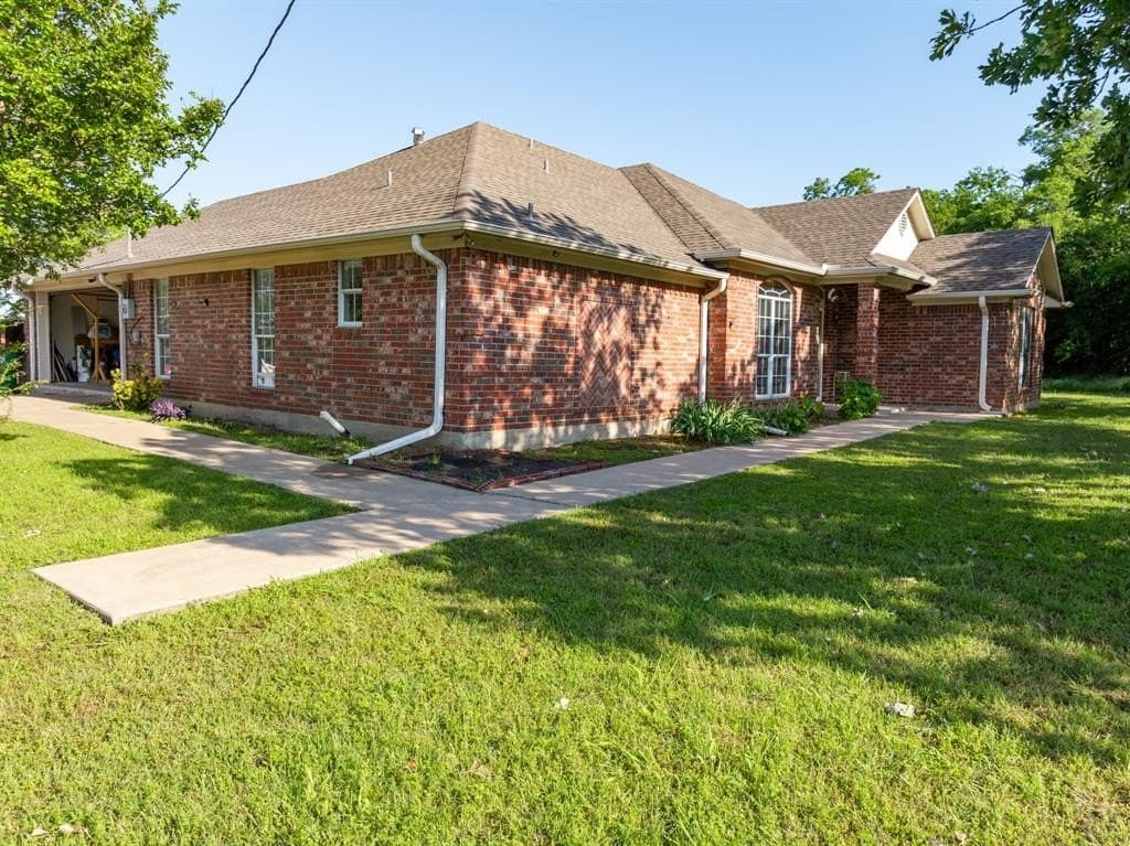 10 acres in McLennan County - photo 5