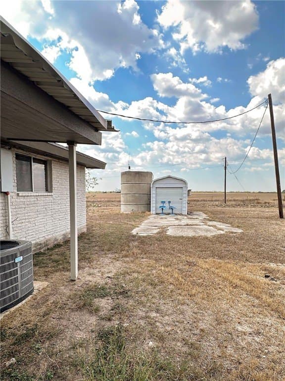 10 acres in Bee County - photo 23