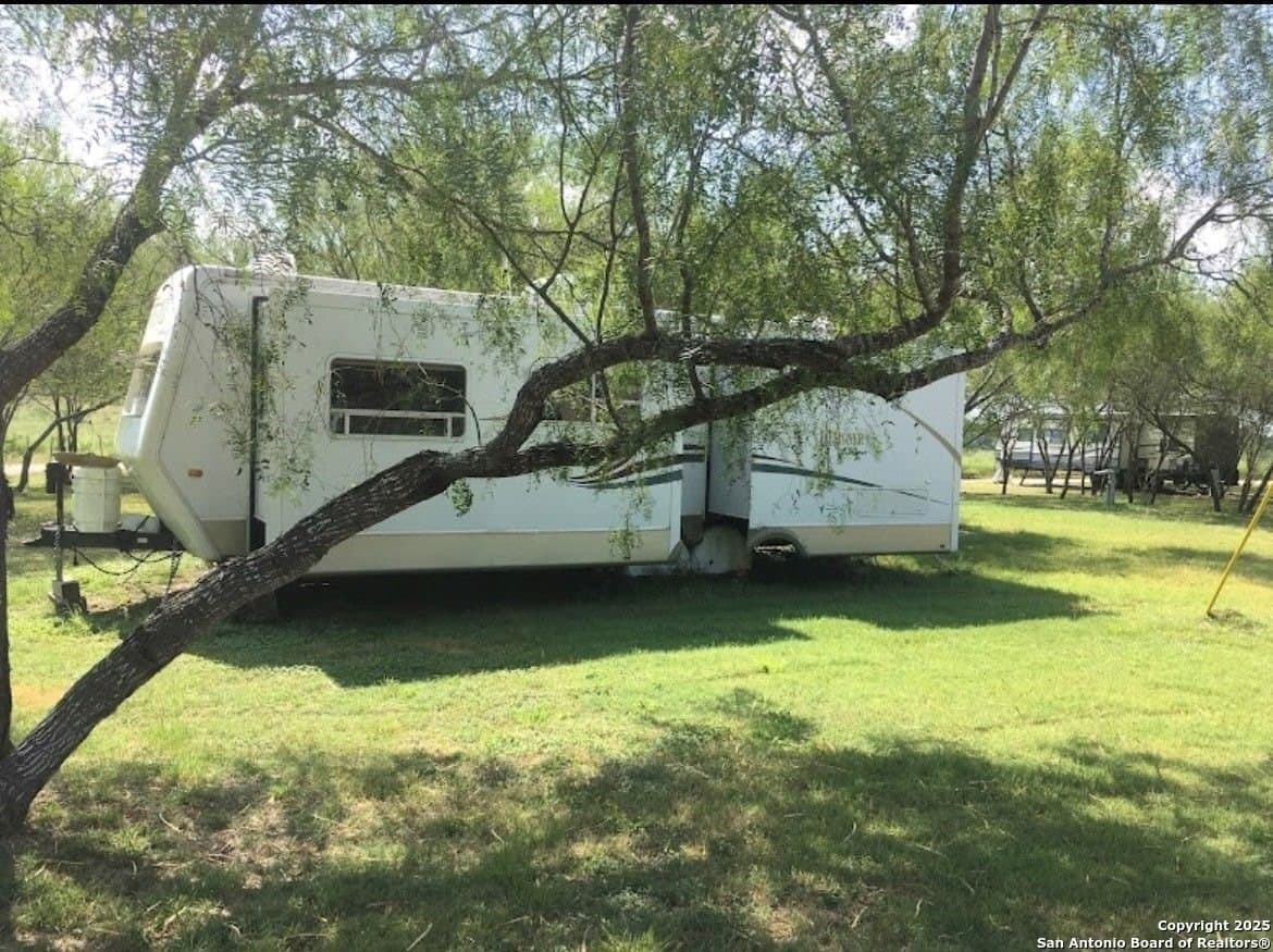 8 acres in Karnes County - photo 4