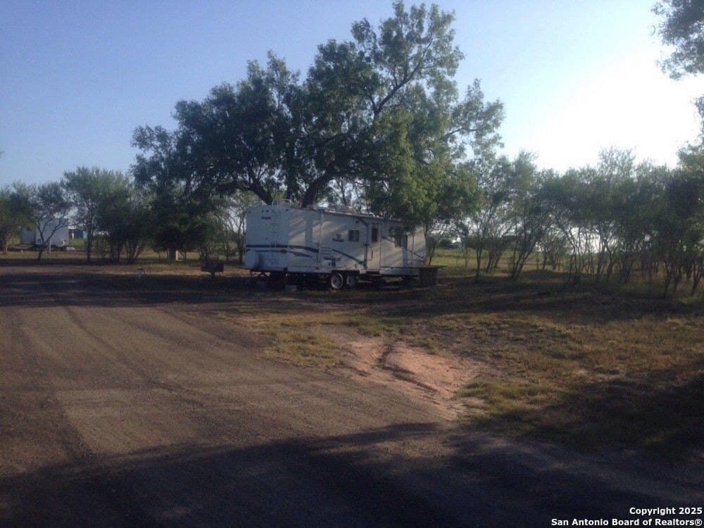 8 acres in Karnes County - photo 9