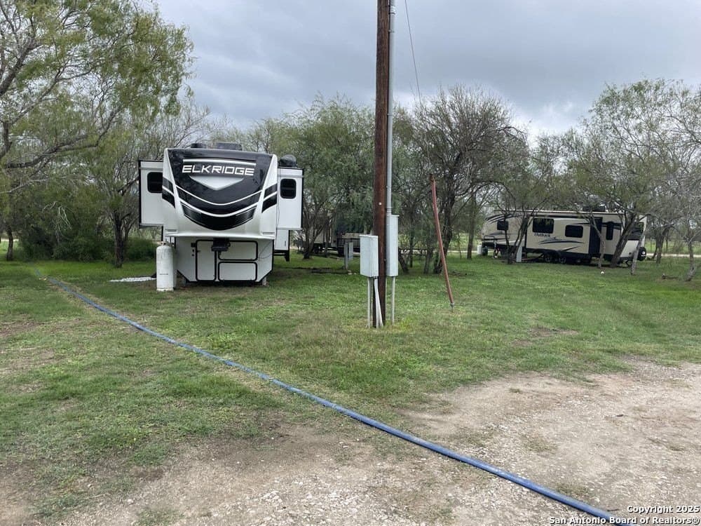 8 acres in Karnes County - photo 5