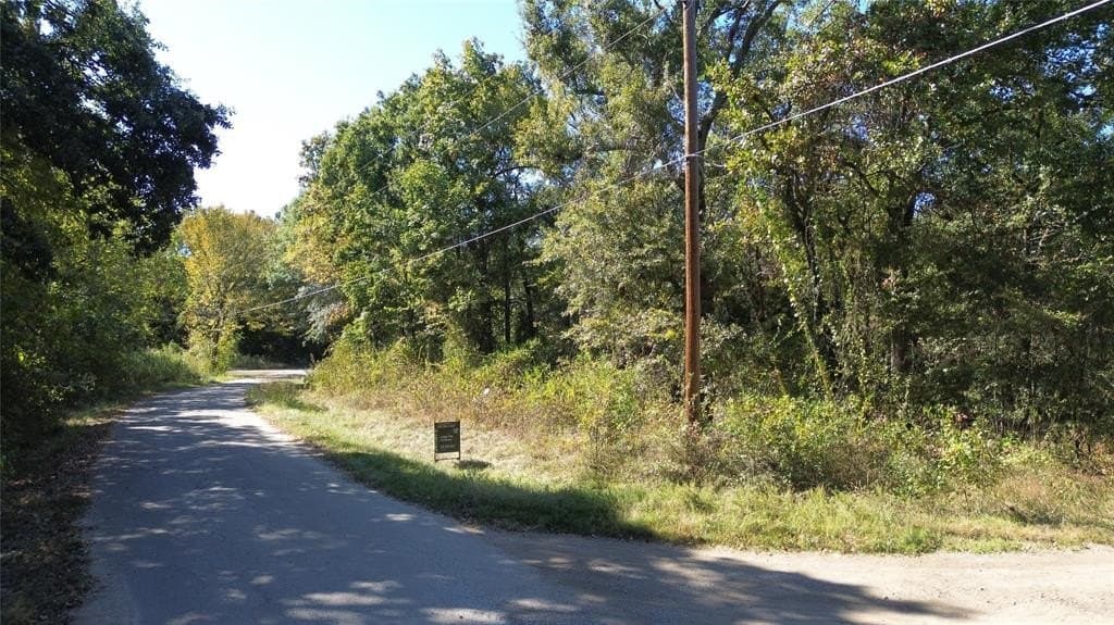 0.18 acres in Henderson County - photo 4
