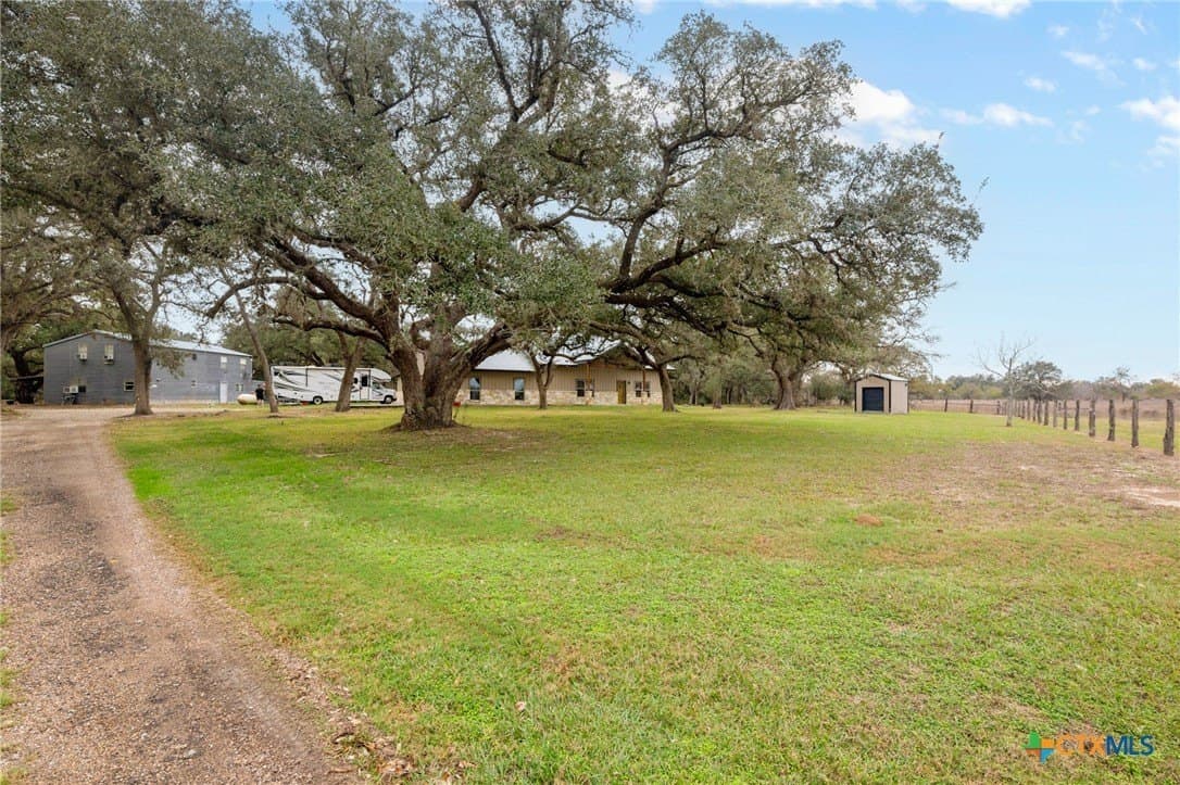 13.73 acres in Victoria County - photo 12