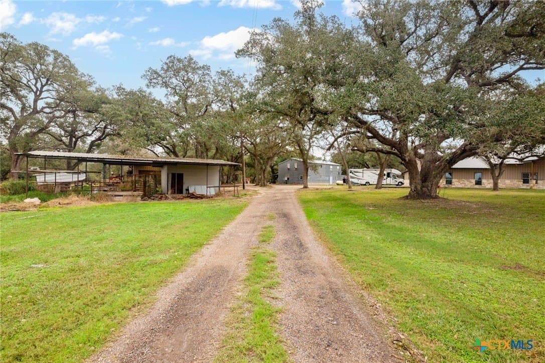 13.73 acres in Victoria County - photo 11