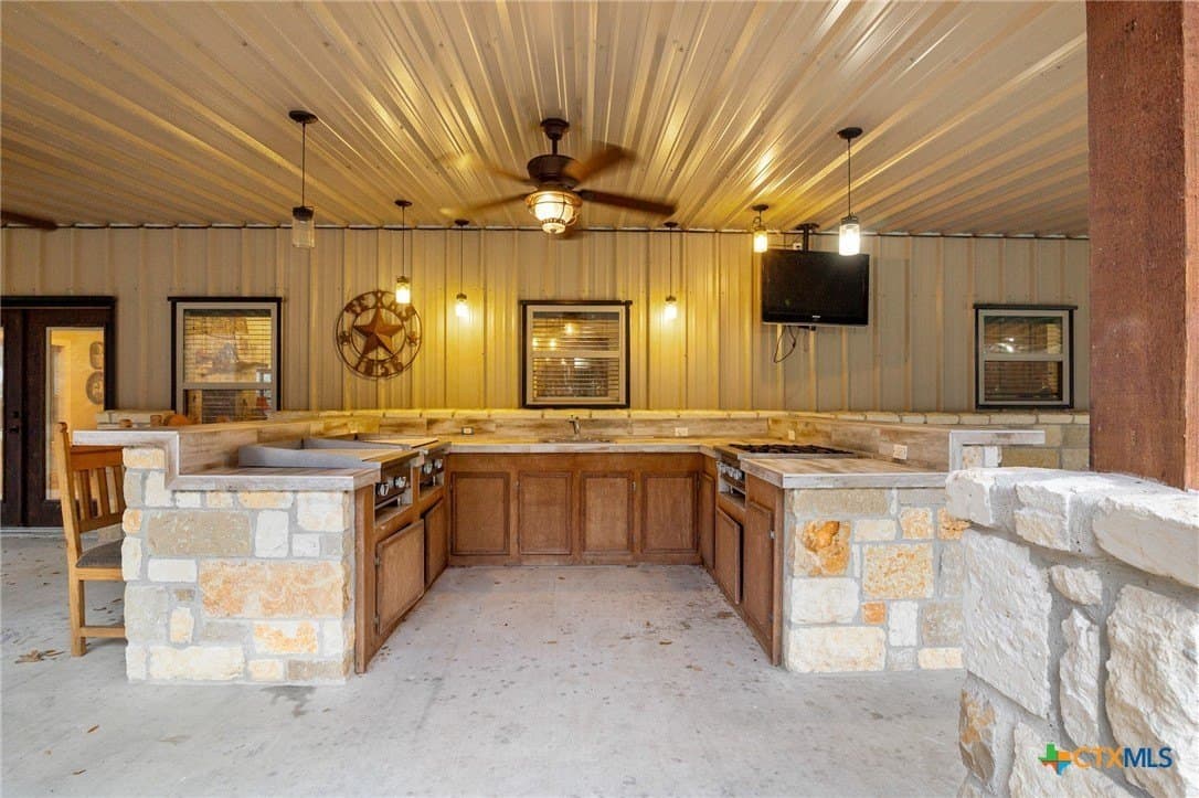 13.73 acres in Victoria County - photo 19