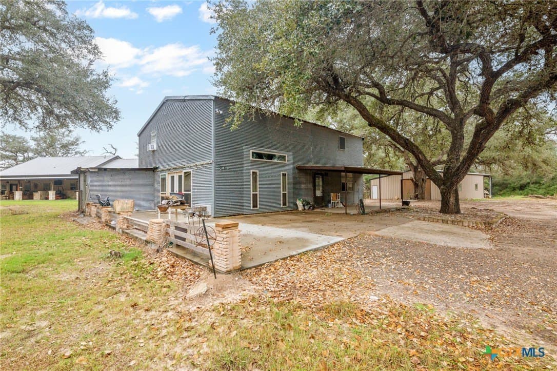 13.73 acres in Victoria County - photo 4