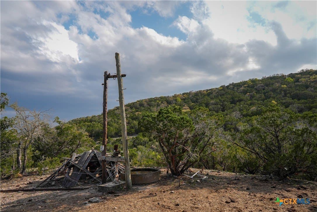 291.56 acres in Bandera County - photo 20