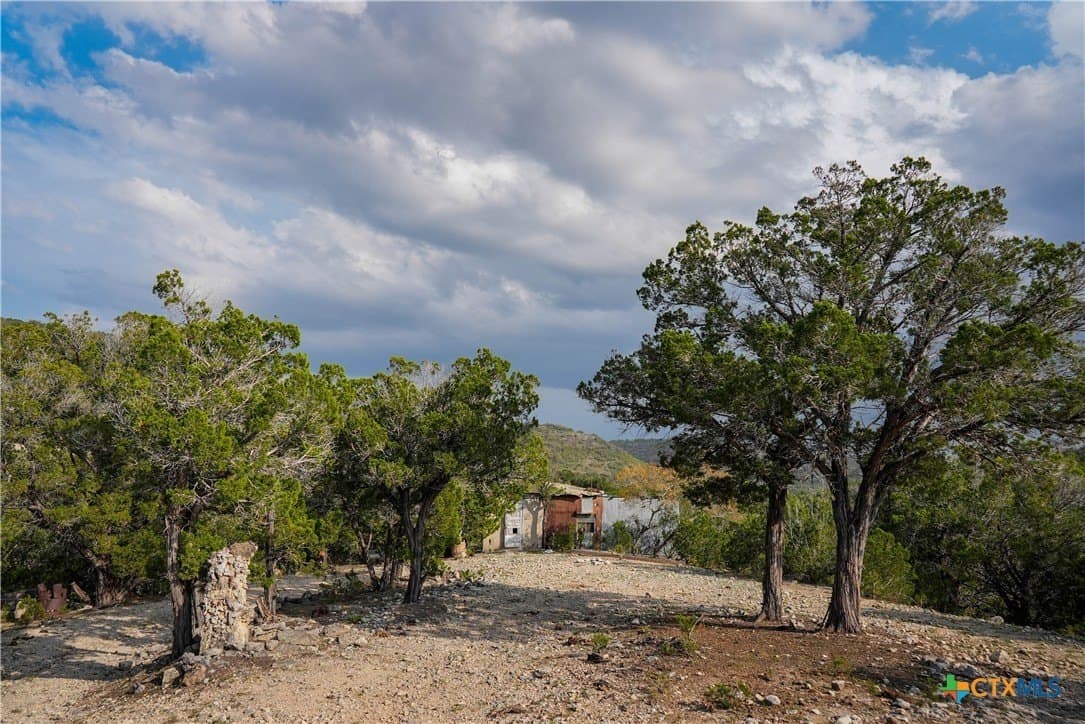 291.56 acres in Bandera County - photo 21
