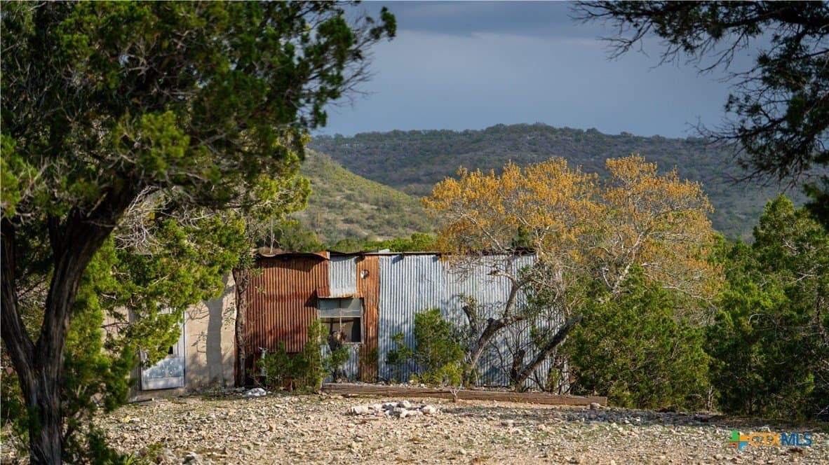 291.56 acres in Bandera County - photo 32