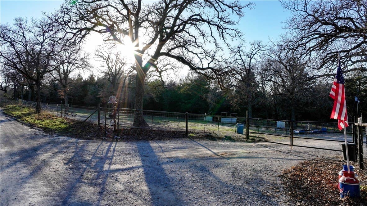 23.34 acres in Montague County - photo 26