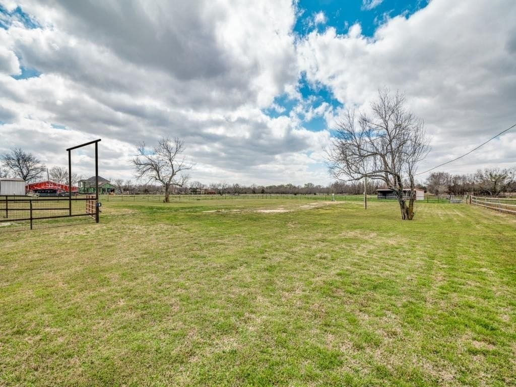 4.75 acres in Hunt County - photo 2
