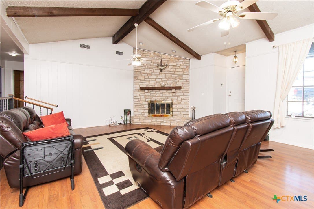 10 acres in Bell County - photo 4