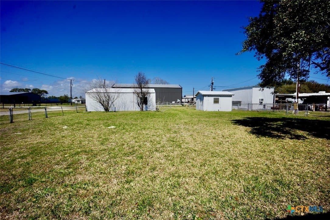 0.35 acres in Calhoun County - photo 6
