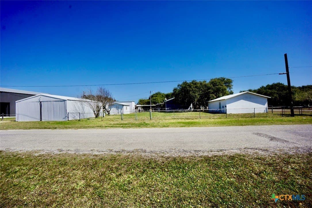 0.35 acres in Calhoun County - photo 7