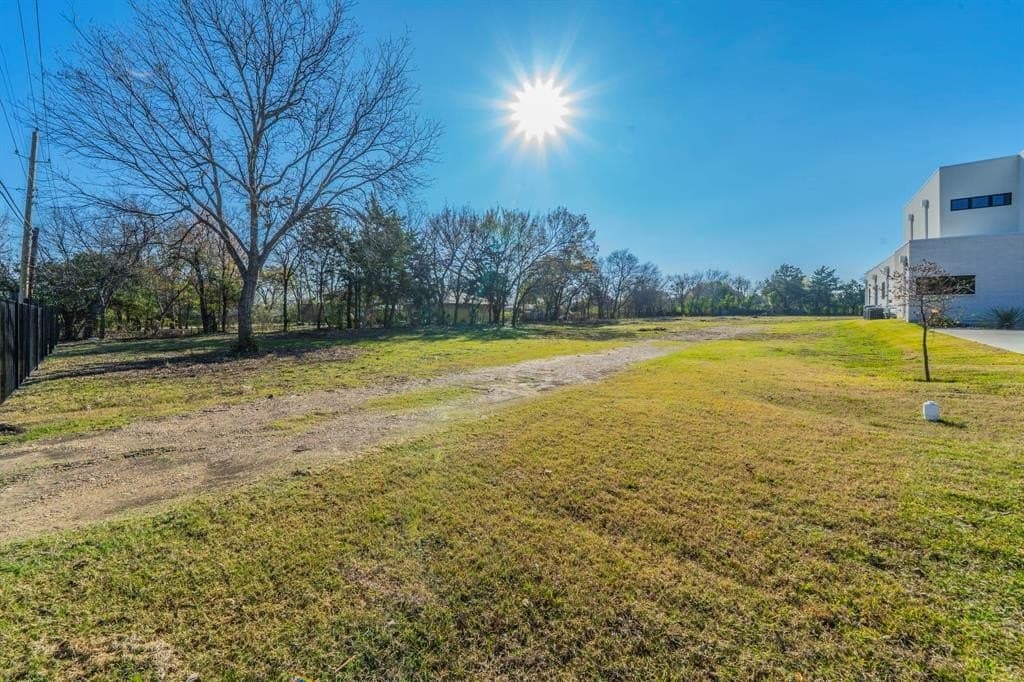 0.93 acres in Dallas County - photo 9