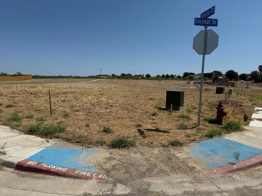 0.24 acres in Maverick County - photo 2