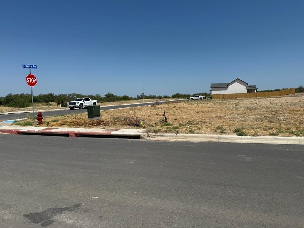 0.24 acres in Maverick County - photo 5