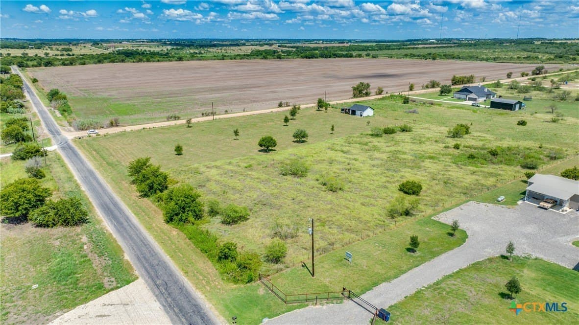2 acres in Bell County - photo 3