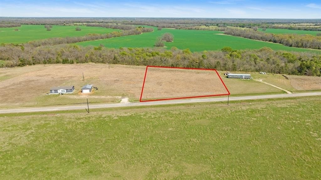 1.29 acres in Lamar County - photo 3