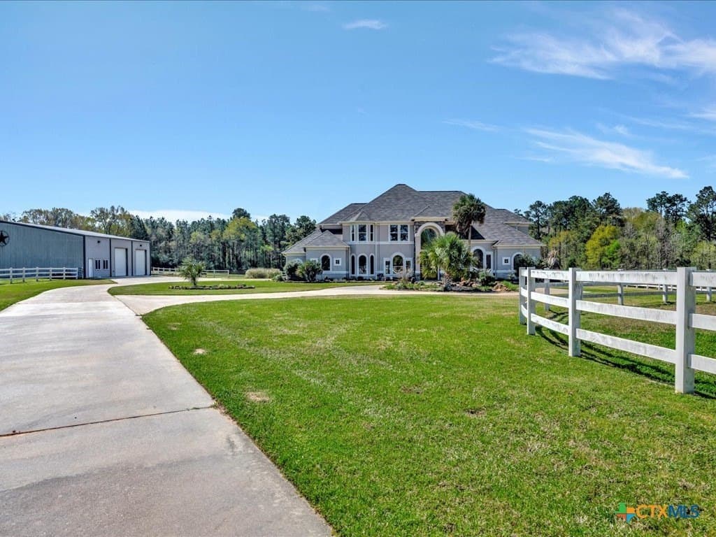 20 acres in Angelina County - photo 2