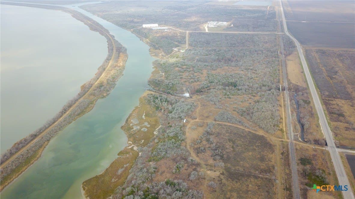 128 acres in Calhoun County - photo 3