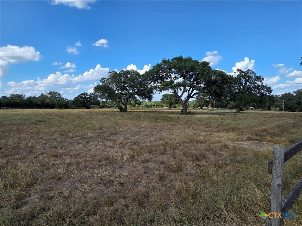 8.95 acres in DeWitt County - photo 3