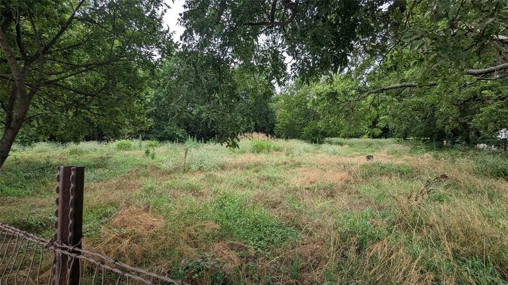 0.77 acres in Cooke County - photo 4