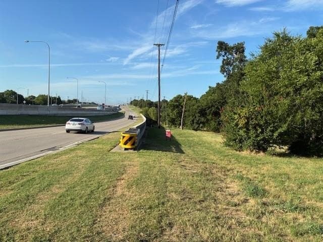 0.75 acres in Dallas County - photo 2