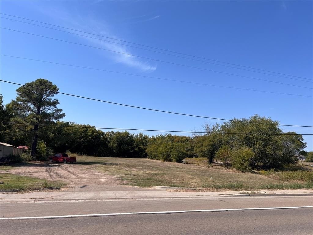 1523 N State Highway 121