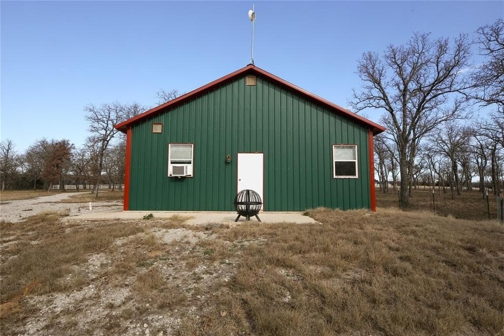 5.01 acres in Montague County - photo 2