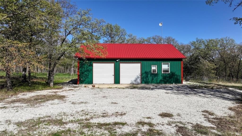 5.01 acres in Montague County - photo 3