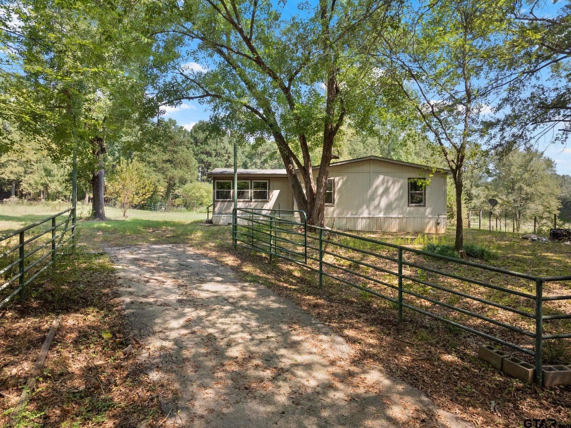 16.25 acres in Upshur County - photo 2