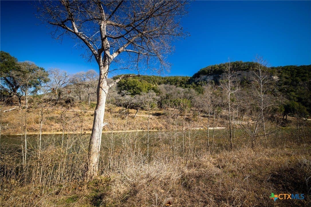 1 acres in Comal County - photo 15
