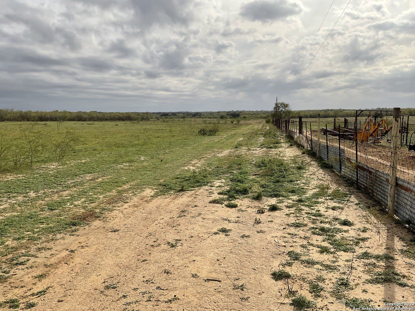 1.37 acres in Atascosa County - photo 5