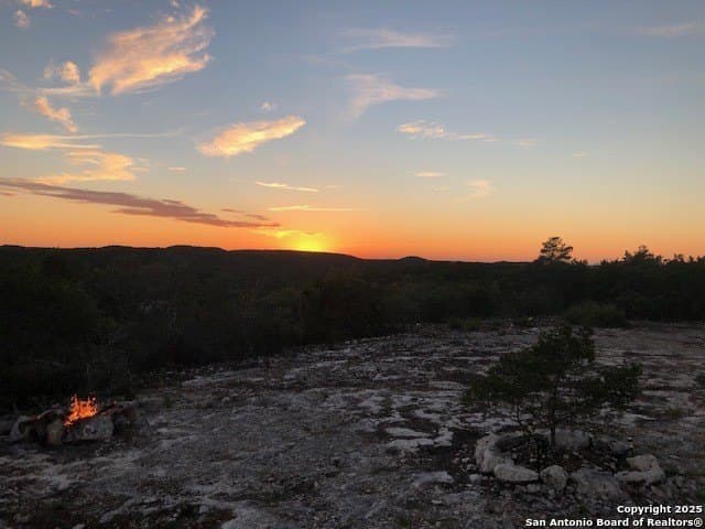 107.05 acres in Edwards County - photo 2