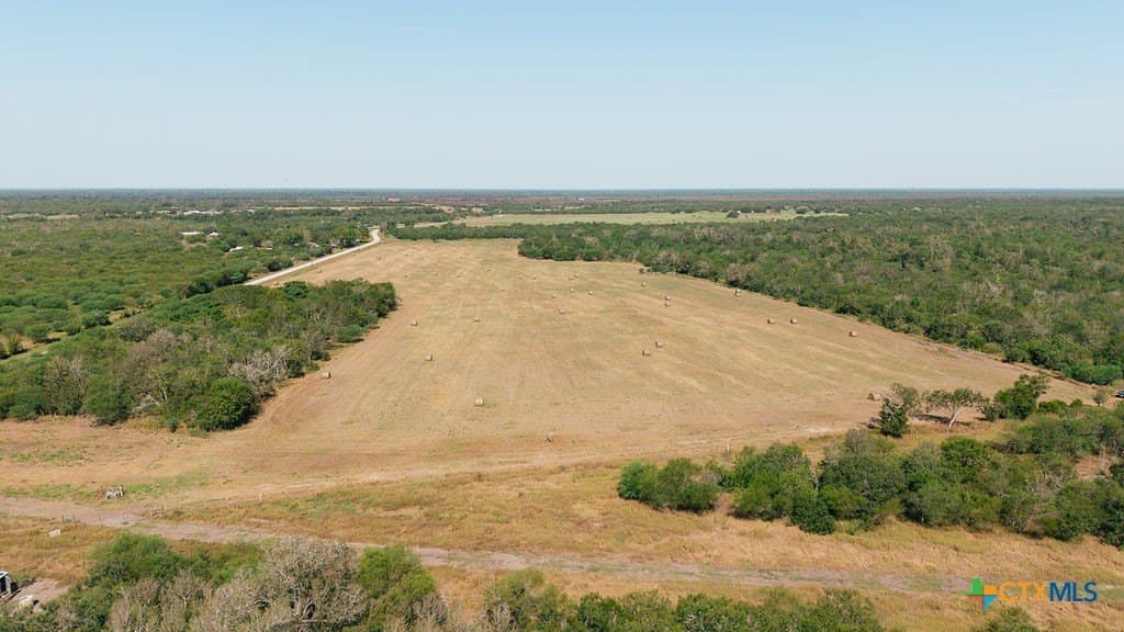 225 acres in Victoria County - photo 10