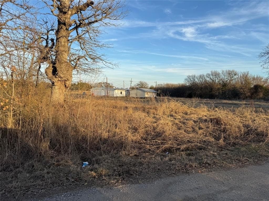 1.18 acres in Henderson County - photo 4