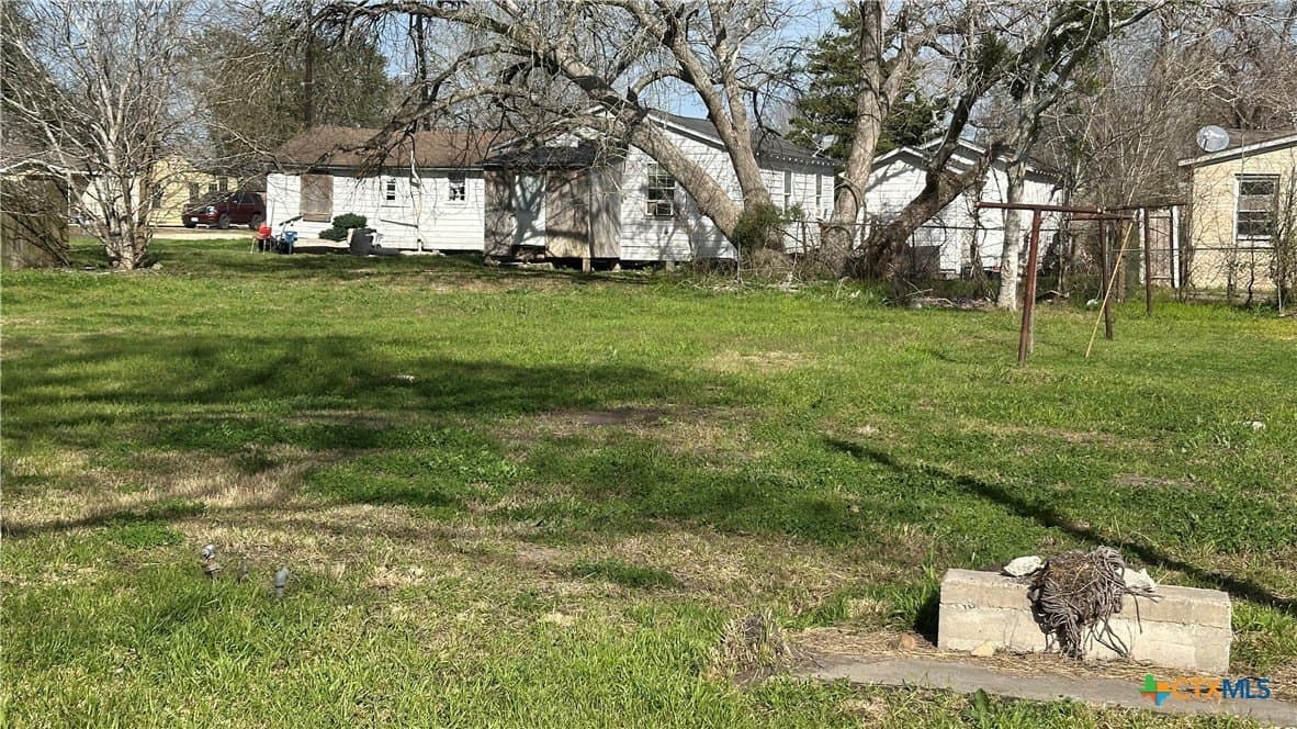 2606 Hackberry Street lot: 5