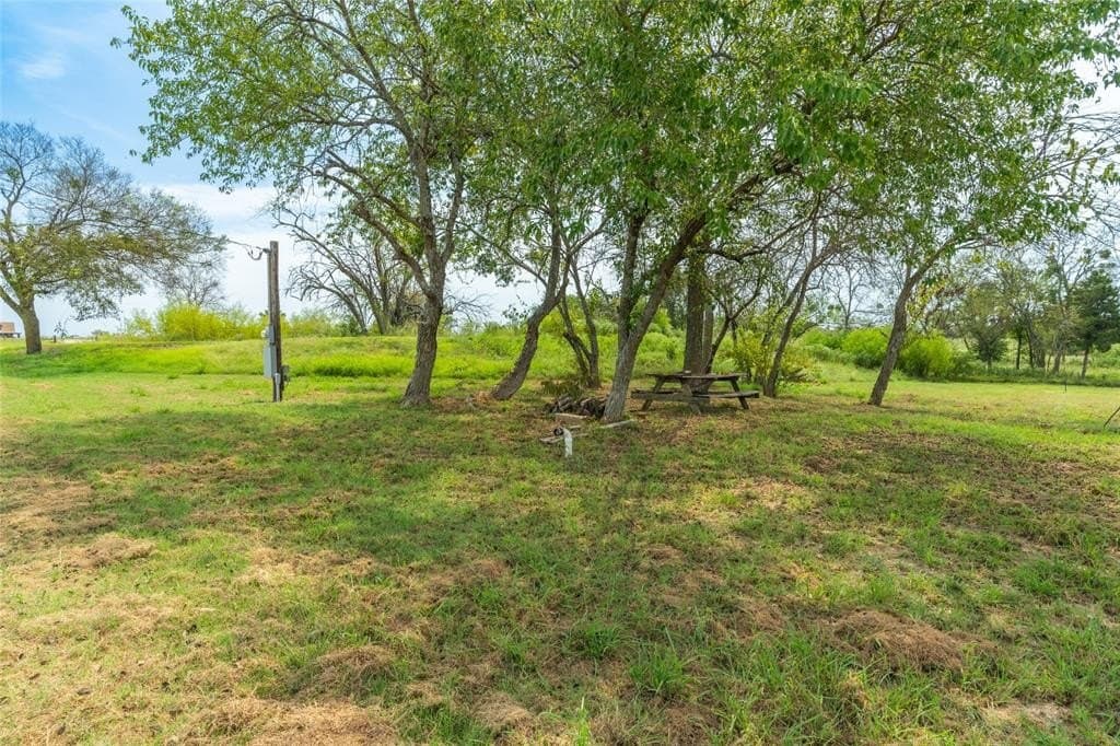 10 acres in Hopkins County - photo 35