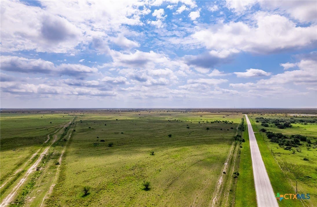 363.75 acres in Victoria County - photo 10