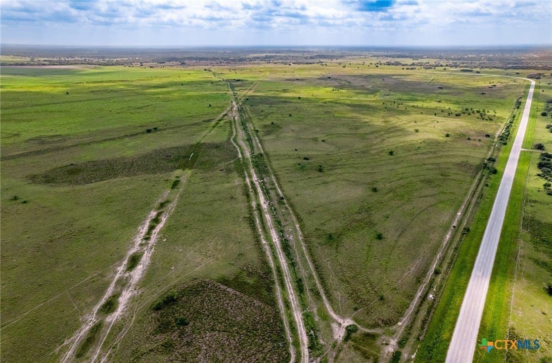 363.75 acres in Victoria County - photo 3