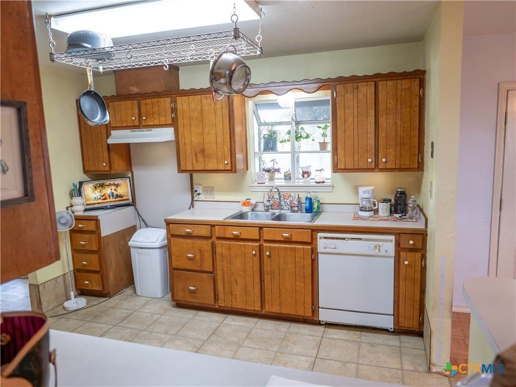 20 acres in Bee County - photo 13