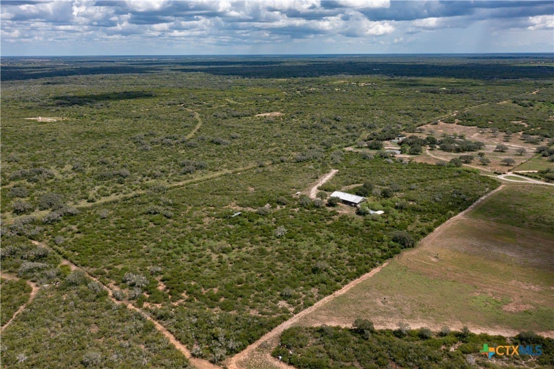 20 acres in Bee County - photo 25